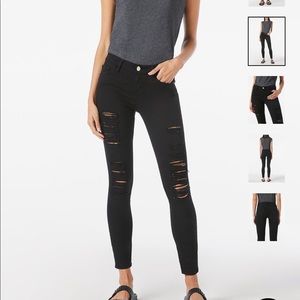 Frame Le Skinny De Jeanne Distressed Jeans size 25